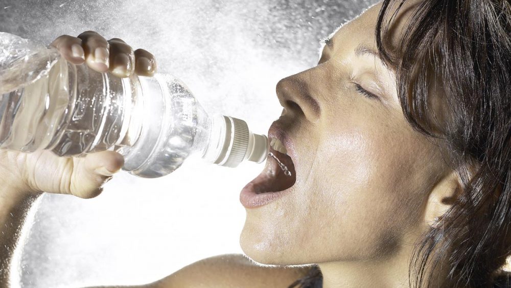 Does drinking water help you lose weight? The truth at last…