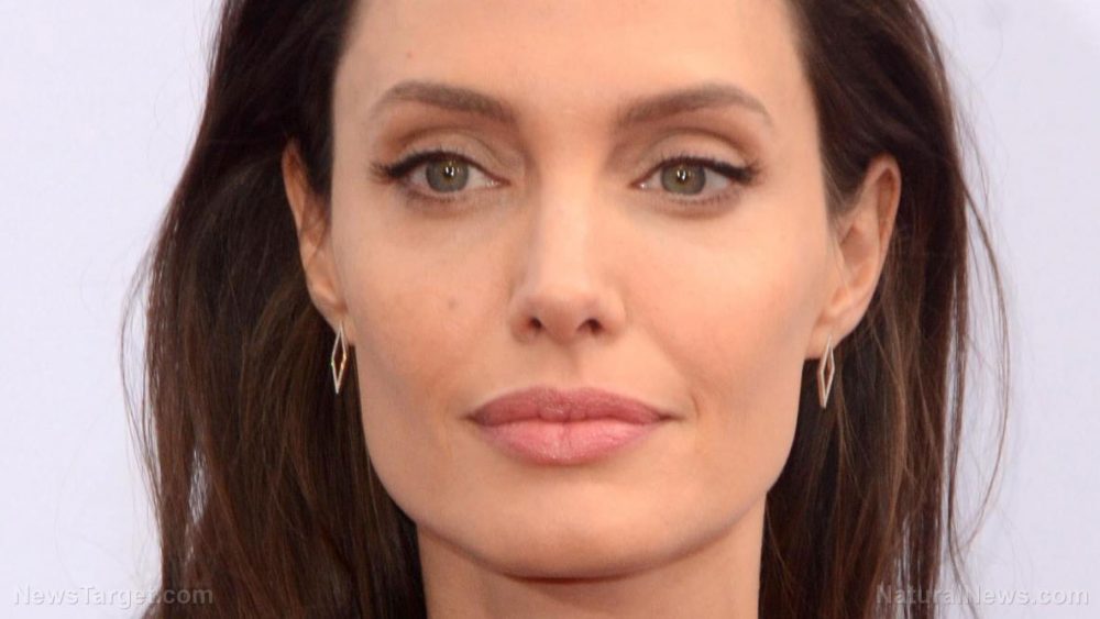 Angelina Jolie’s breast cancer surgeon dubbed “dangerous” for urging women to buy organic and eat fresh berries to help prevent cancer