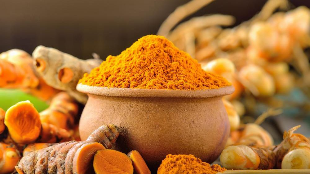 Researchers explore how curcumin works against cancer at an atomic level