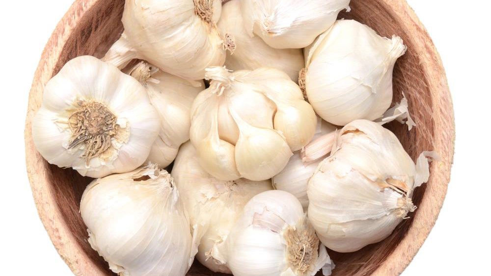 Raw crushed garlic dramatically reduces your risk of metabolic syndrome
