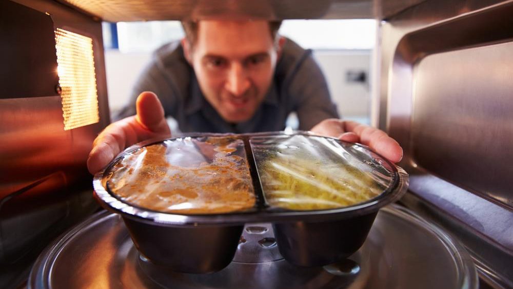 These food heating and reheating techniques may damage your health