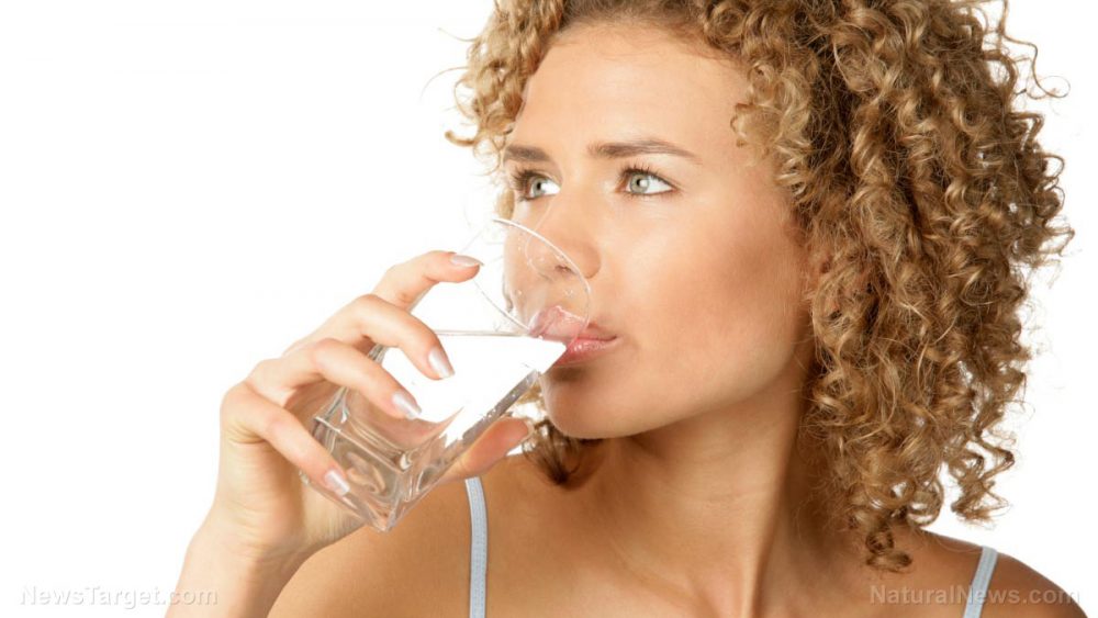 DUH: New study confirms that drinking water reduces the risk of a UTI by half or more