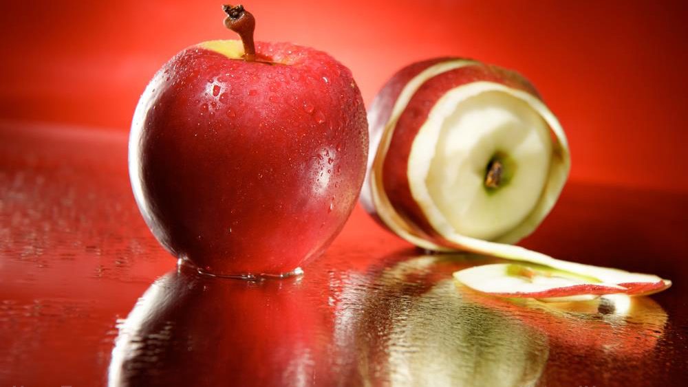 Antioxidant-rich organic apple peels possess potent anti-cancer benefits