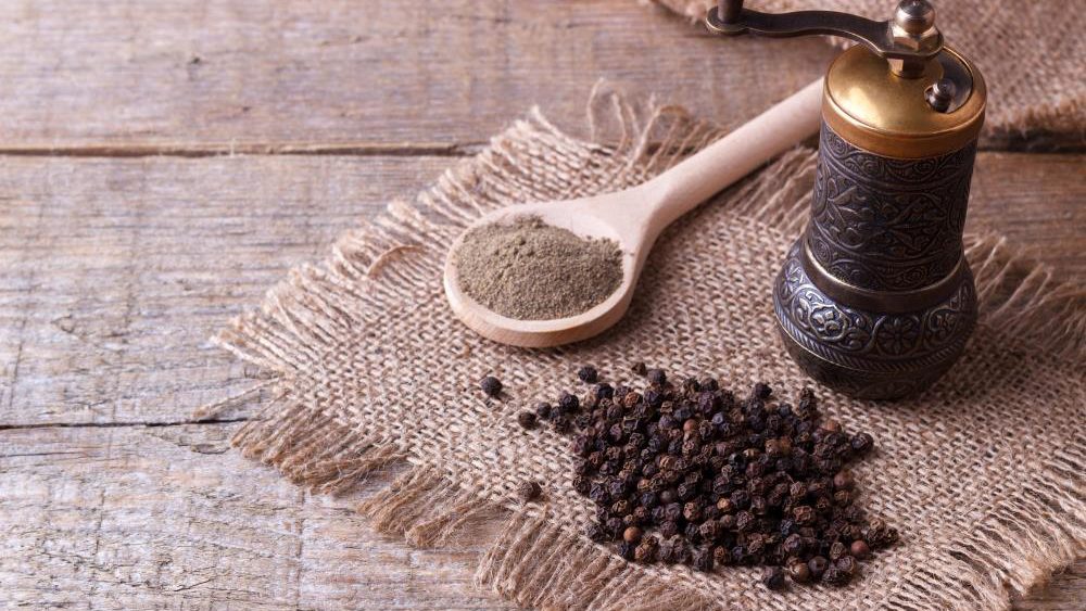 8 Reasons to season your food with black pepper, the “King of Spices”