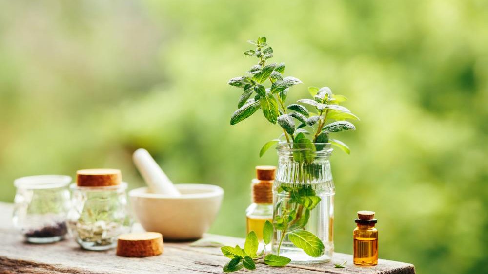 Peppermint oil can help relieve chest pain after eating