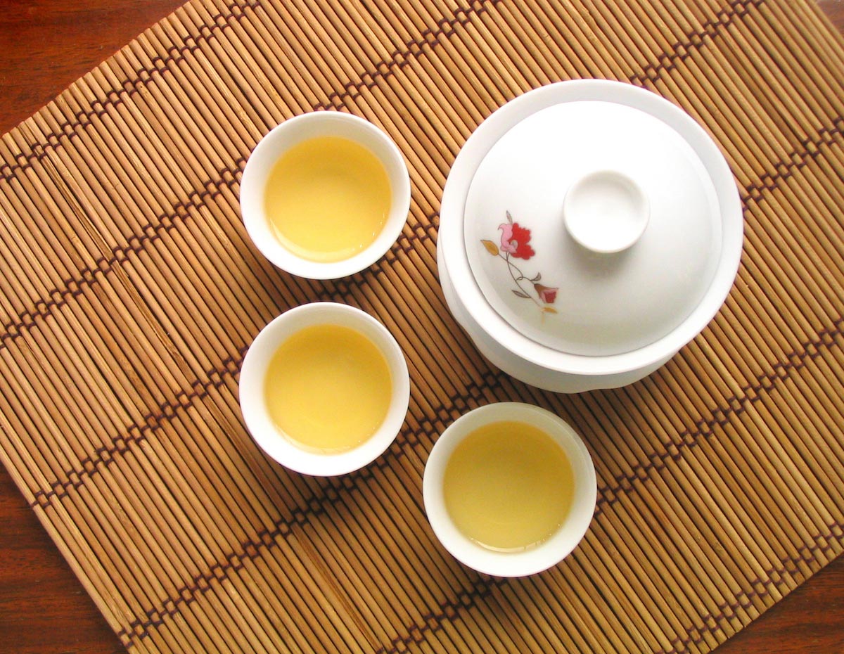 10 Evidence-based health benefits of drinking tea